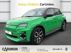 Pop green!, black pearlschwarz metallic Gebraucht 2024 Renault R5 Komfort Kleinwagen | 34.495 € (Teuer)
