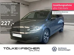 Grau Gebraucht 2024 VW Touran Move Van / Kleinbus | 36.899 € (Fairer Preis)