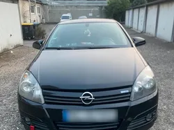 Schwarz Gebraucht 2005 Opel Astra Kombi | 1.200 € (Guter Preis)