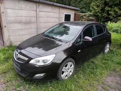 Gebraucht 2011 Opel Astra Design Edition Kleinwagen | 4.900 € (Etwas zu teuer)