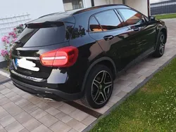 Schwarz Gebraucht 2016 Mercedes GLA200 Urban SUV | 14.100 € (Fairer Preis)