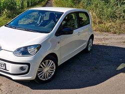 Schwarz Gebraucht 2014 VW up! Cup Kleinwagen | 7.350 € (Etwas zu teuer)