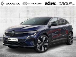 Nachtblau metallic, black pea Gebraucht 2022 Renault Mégane Limousine | 38.990 €