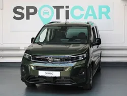 Grün Neu 2025 Opel Combo Life Van / Kleinbus | 27.900 € (Etwas zu teuer)