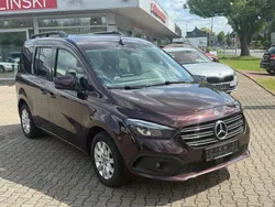 Rot Gebraucht 2023 Mercedes 180 Limousine | 22.990 € (Superpreis)
