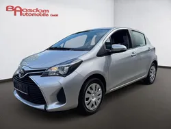 Silber Gebraucht 2014 Toyota Yaris Comfort Limousine | 10.499 € (Fairer Preis)