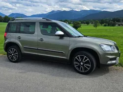 Grün Gebraucht 2015 Skoda Yeti Outdoor Adventure SUV | 8.999 €