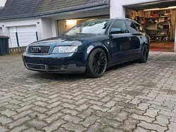 Blau Gebraucht 2004 Audi A4 Kombi | 2.800 €