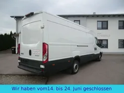 Weiß Gebraucht 2023 Iveco Daily Limousine | 27.900 € (Guter Preis)