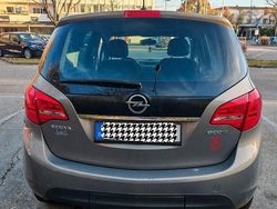 Braun Gebraucht 2011 Opel Meriva Van / Kleinbus | 3.690 € (Etwas zu teuer)