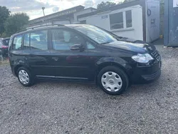 Schwarz Gebraucht 2009 VW Touran Trendline Van / Kleinbus | 3.700 € (Fairer Preis)