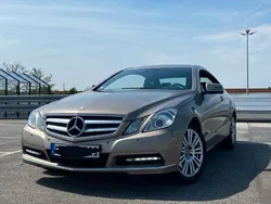 Gold Gebraucht 2011 Mercedes E350 Coupé | 12.999 €