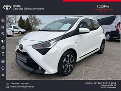 Pianosaweiß Gebraucht 2017 Toyota Aygo Basis Kleinwagen | 10.990 € (Etwas zu teuer)