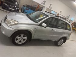 Silber Gebraucht 2003 Toyota RAV4 SUV | 3.800 € (Etwas zu teuer)