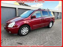 Rot Gebraucht 2006 Kia Carnival Van / Kleinbus | 5.490 € (Etwas zu teuer)
