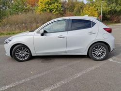 Weiß Gebraucht 2022 Mazda 2 Sky Limousine | 16.700 € (Fairer Preis)