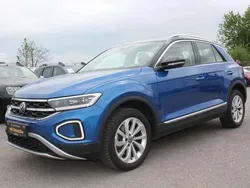 Ravennablau metallic Gebraucht 2023 VW T-Roc Style SUV | 25.990 € (Guter Preis)