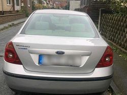 Grau Gebraucht 2001 Ford Mondeo Kleinwagen | 1.100 € (Guter Preis)