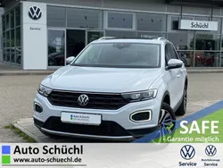White silver metallic / schwar Gebraucht 2021 VW T-Roc Active SUV | 26.870 € (Fairer Preis)