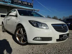 Weiß Gebraucht 2010 Opel Insignia Sport Limousine | 7.950 € (Etwas zu teuer)