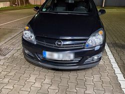 Schwarz Gebraucht 2005 Opel Astra GTC Coupé | 1.300 € (Teuer)