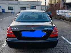 Schwarz Gebraucht 2005 Mercedes E200 Classic Limousine | 4.490 € (Fairer Preis)