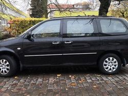 Schwarz Gebraucht 2005 Kia Carnival Van / Kleinbus | 1.296 €