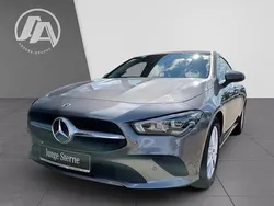 Gebraucht 2023 Mercedes CLA200 Shooting Brake Kombi | 27.314 € (Guter Preis)