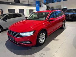 Rot Gebraucht 2023 VW Passat Business Limousine | 17.999 € (Superpreis)