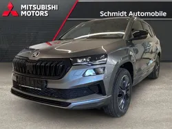 Stahl grau (grau) Neu 2025 Skoda Karoq SportLine SUV | 39.870 € (Fairer Preis)