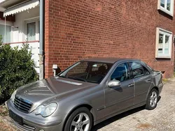 Grau Gebraucht 2005 Mercedes C200 Avantgarde Limousine | 3.500 € (Fairer Preis)