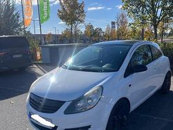 Weiß Gebraucht 2009 Opel Corsa Color Edition Kleinwagen | 2.600 € (Fairer Preis)