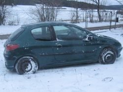 Grün Gebraucht 2005 Peugeot 206 Kleinwagen | 350 € (Superpreis)