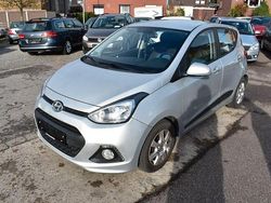 Silber Gebraucht 2016 Hyundai i10 Style Kleinwagen | 11.880 € (Fairer Preis)