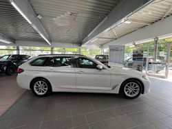 Weiß Gebraucht 2023 BMW 520 Sport Line Limousine | 36.999 € (Fairer Preis)