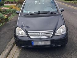Schwarz Gebraucht 2000 Mercedes A170 Kleinwagen | 950 € (Fairer Preis)