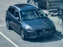Grau Gebraucht 2017 Hyundai i30 Kombi | 15.875 € (Etwas zu teuer)