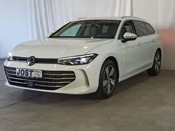 Weiß Gebraucht 2024 VW Passat Business | 34.950 € (Guter Preis)