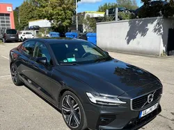 Grau Gebraucht 2020 Volvo S60 R-Design Limousine | 28.000 € (Guter Preis)
