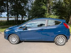 Blau Gebraucht 2015 Ford Fiesta Trend Kleinwagen | 4.900 € (Fairer Preis)