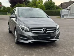 Grau Gebraucht 2018 Mercedes B180 Style Van / Kleinbus | 14.900 € (Guter Preis)