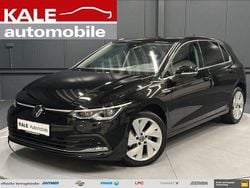 Grenadillschwarz metallic Gebraucht 2024 VW Golf VIII Style Limousine | 22.970 € (Guter Preis)