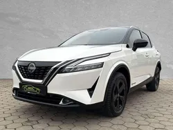 Pearl white / black metallic Gebraucht 2023 Nissan Qashqai SUV | 31.870 € (Fairer Preis)