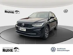 Deep black Gebraucht 2022 VW Tiguan Life SUV | 28.290 € (Fairer Preis)