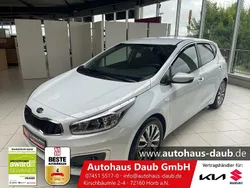 Weiß Gebraucht 2017 Kia Ceed Limousine | 13.970 € (Etwas zu teuer)