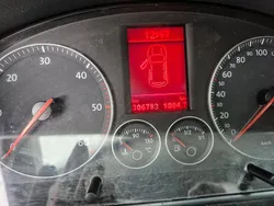 Weiß Gebraucht 2006 VW Touran Van / Kleinbus | 2.200 € (Fairer Preis)