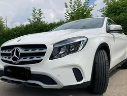 Weiß Gebraucht 2019 Mercedes GLA180 SUV | 24.900 €
