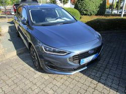 Blau Neu 2025 Ford Focus Titanium X Limousine | 39.990 €