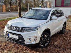 Weiß Gebraucht 2021 Suzuki Vitara Comfort+ SUV | 21.600 € (Etwas zu teuer)