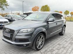 Grau Gebraucht 2011 Audi Q7 S-Line SUV | 18.900 € (Etwas zu teuer)